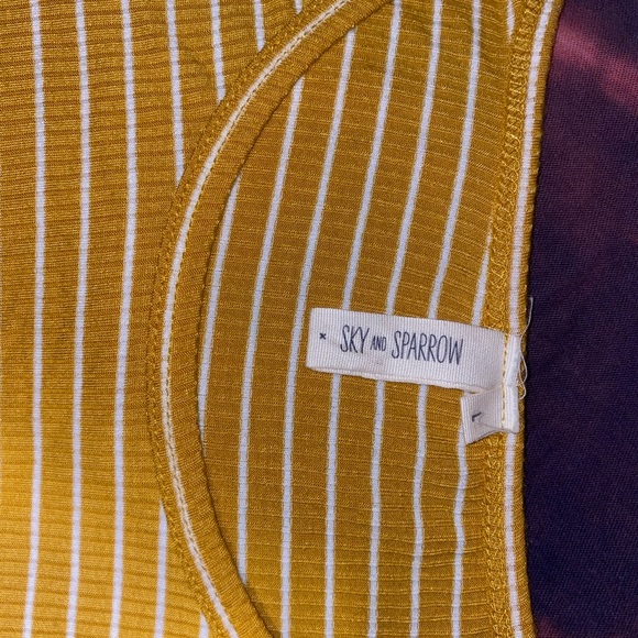 Mustard Knot Tee - Picture 3 of 4